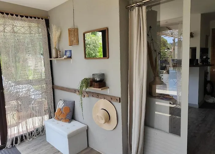 A Pramousquier Apartment Le Lavandou